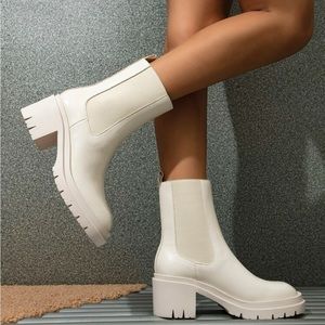 Minimalist Chunky Heeled Chelsea Boots